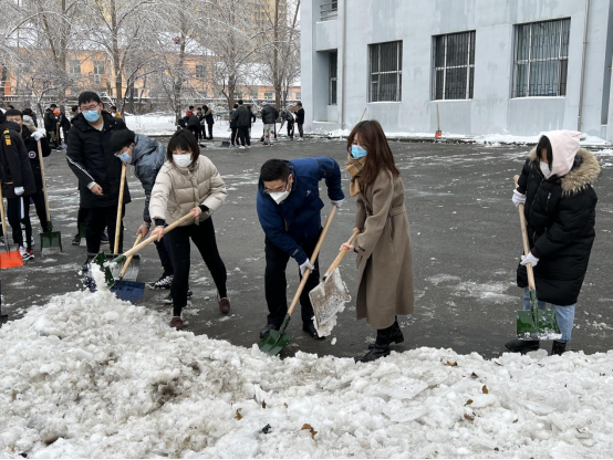 清雪现场 清雪现场